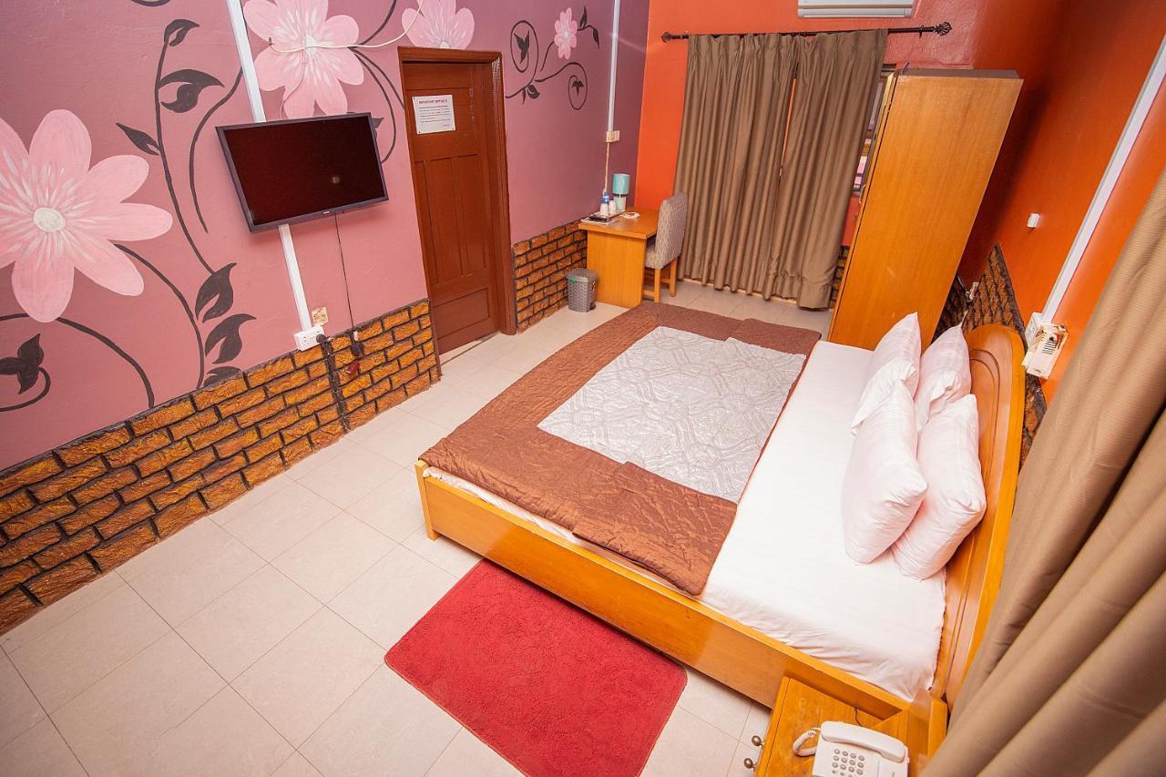 Hilton View Hotel Ogbodjo Eksteriør billede