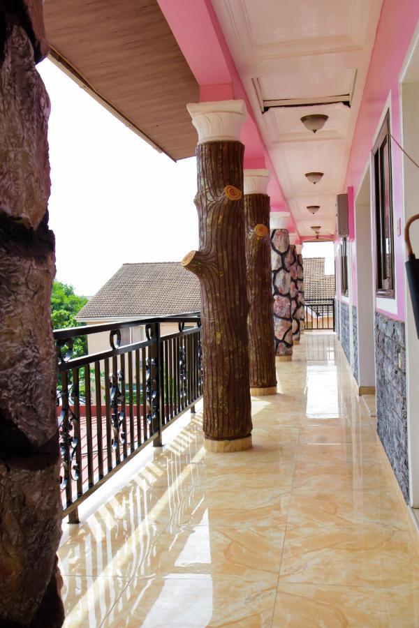 Hilton View Hotel Ogbodjo Eksteriør billede
