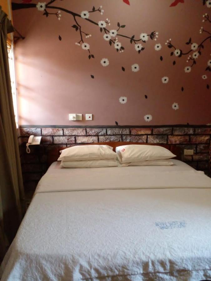 Hilton View Hotel Ogbodjo Eksteriør billede